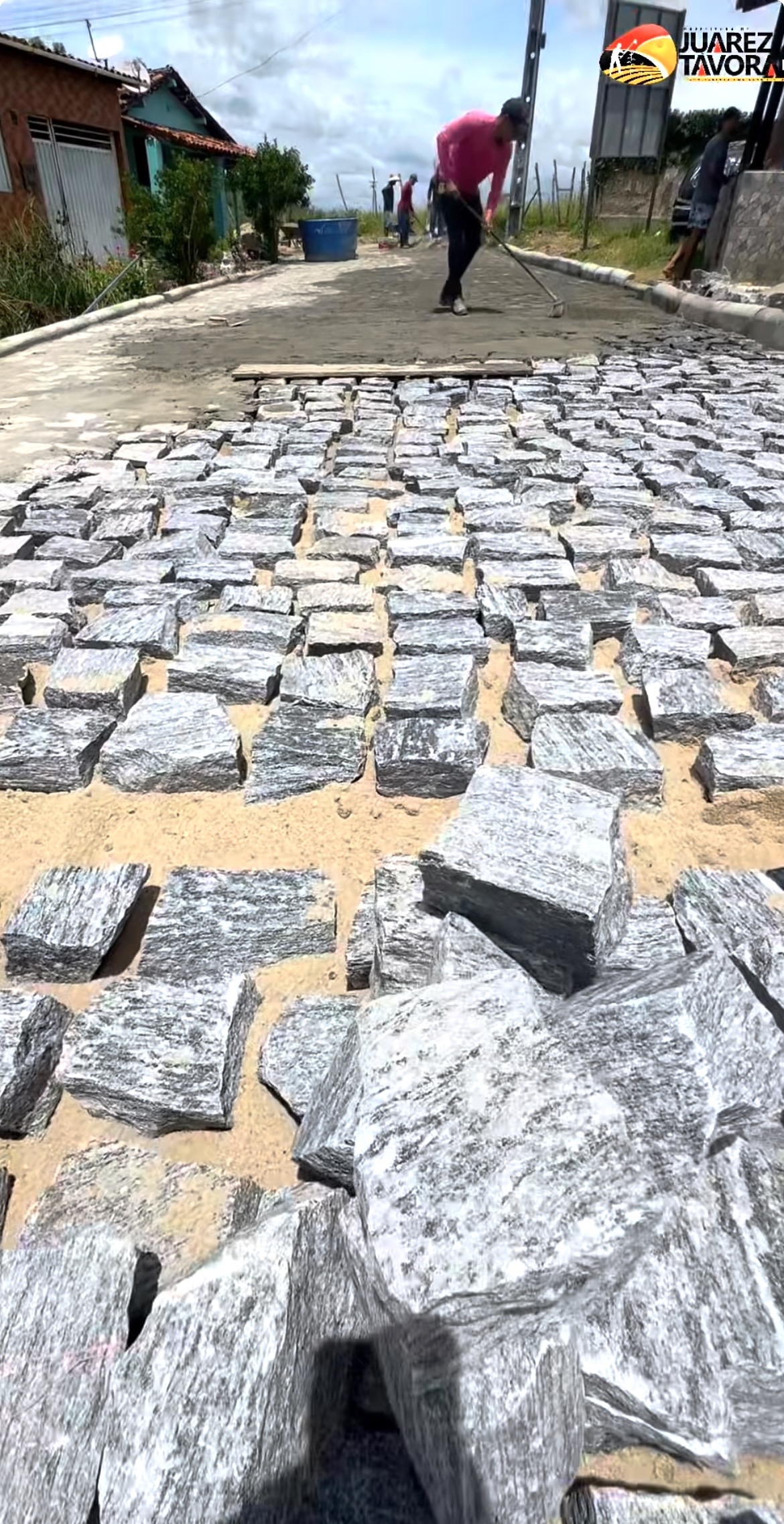 Calçamento do Novo Horizonte chega à reta final
