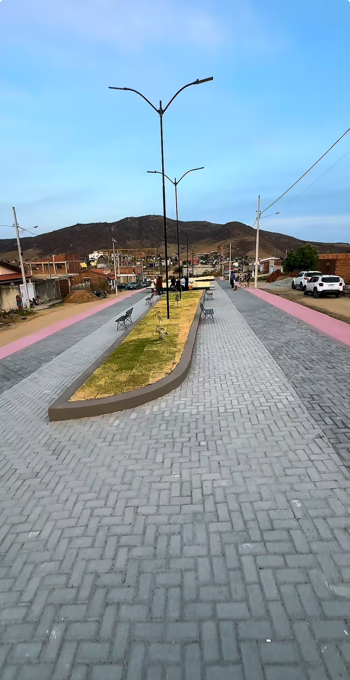 Prefeitura entrega nova praça no Conjunto Nossa Senhora da Penha